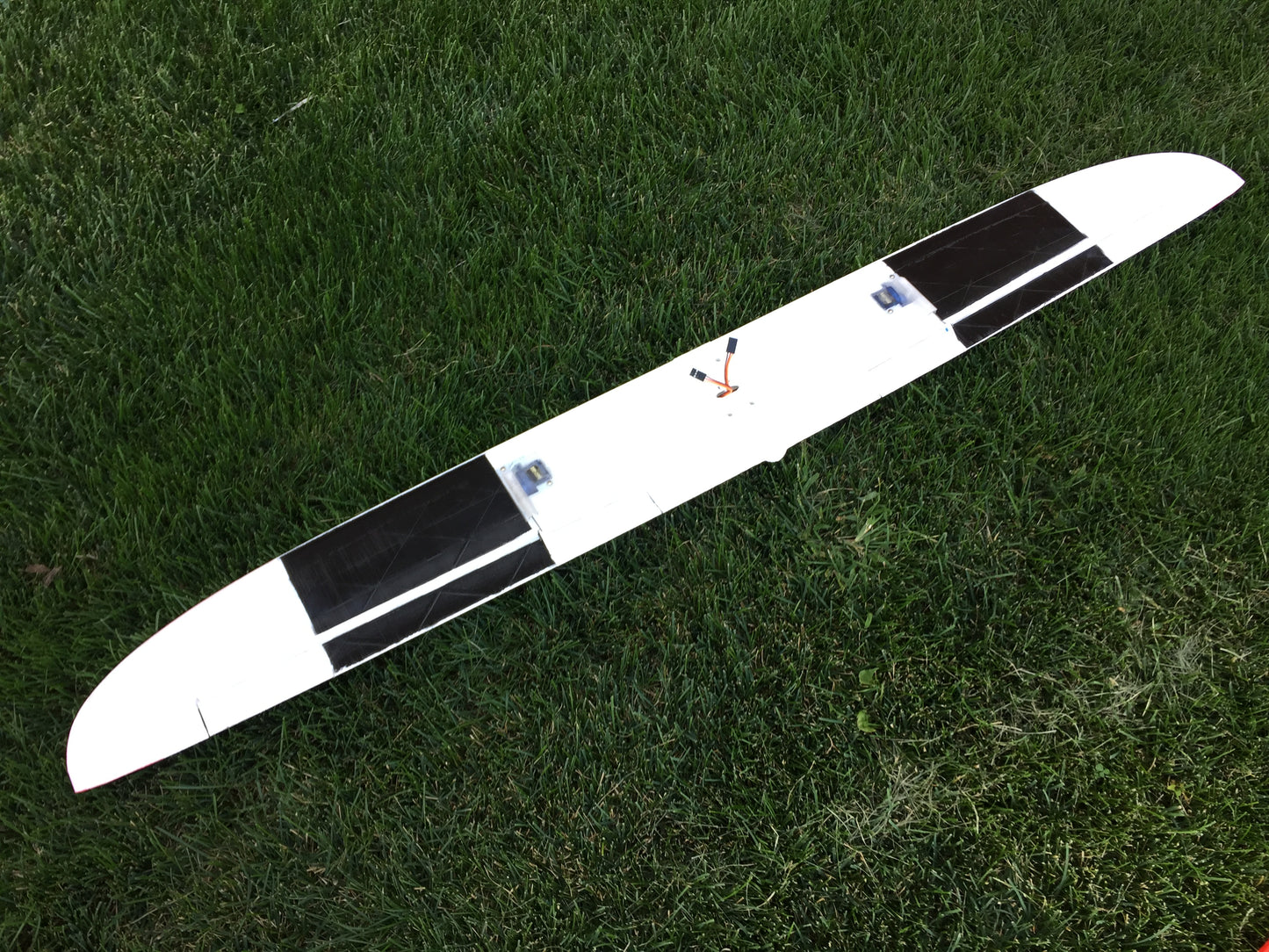 Wing 1200mm 2 Servo - RG15 Airfoil